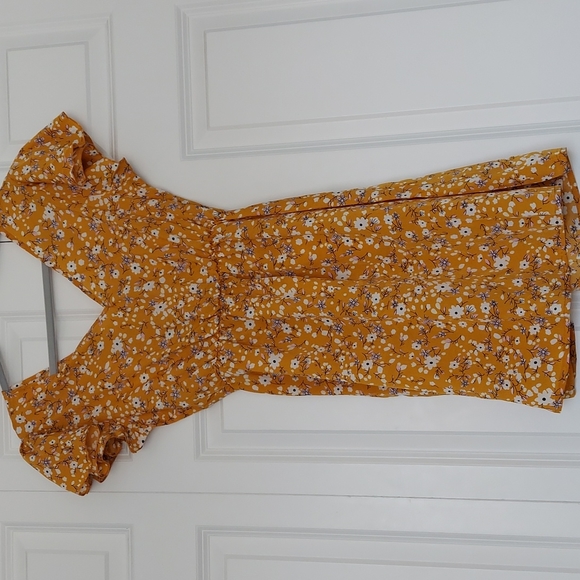 Free w/ the purchase of 2 or more items - Picture 4 of 7